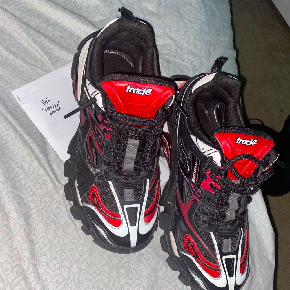 Balenciaga track2